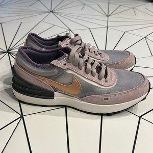 Nike Waffle One kids size 6.5 (women’s 8-8.5)